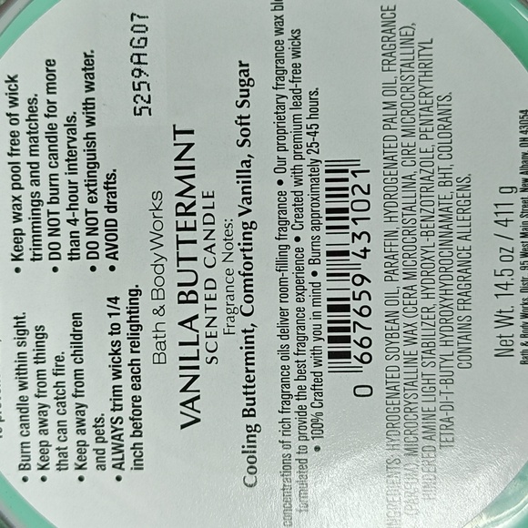 Bath & Body Works 'TIS THE SEASON  & VANILLA BUTTERMINT 3 Wick Candle Bundle - Picture 3 of 8